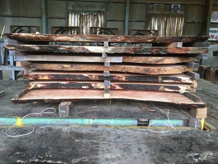 栴檀（センダン）　無垢材