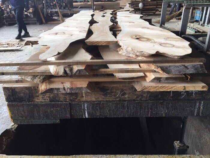 檜（ヒノキ）　無垢材