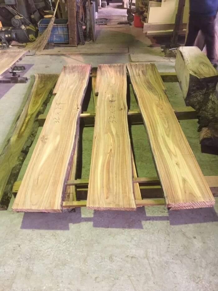 無垢材　楠（クス）