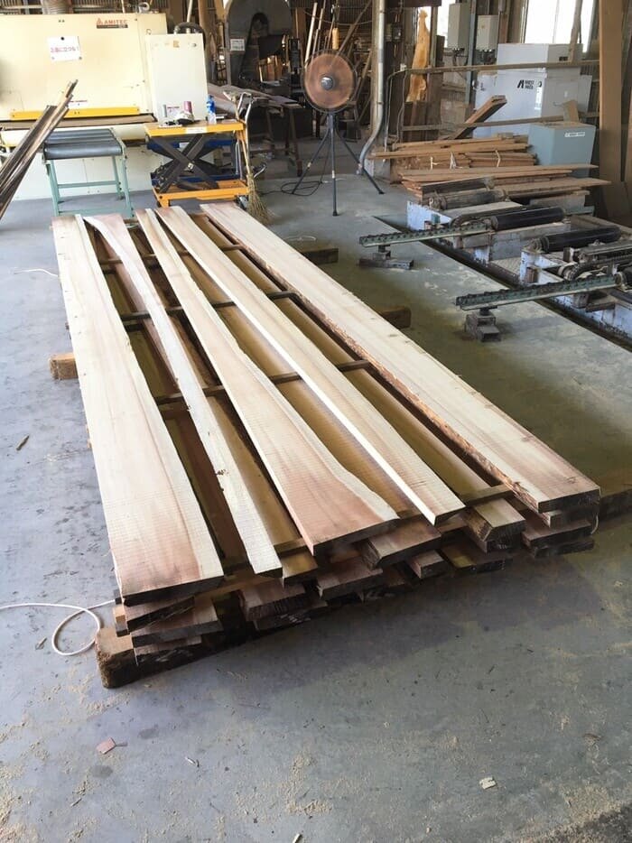 無垢材　杉（スギ）