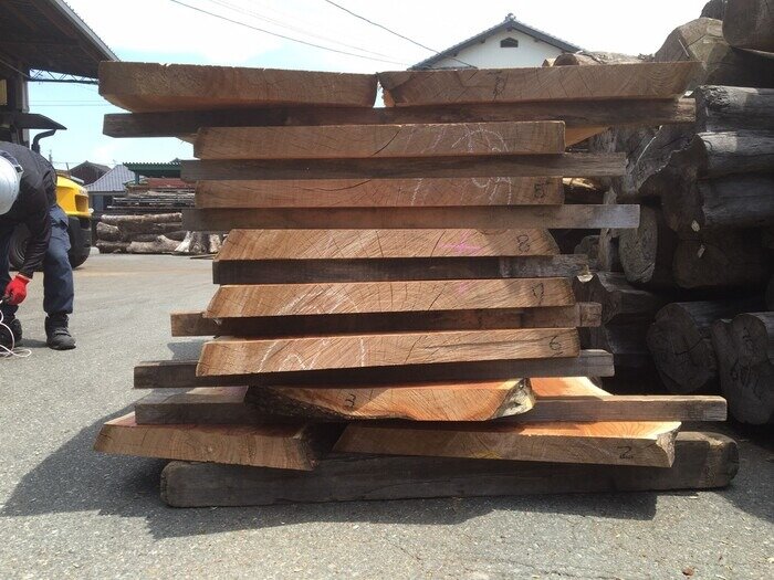 栴檀（センダン）　無垢材