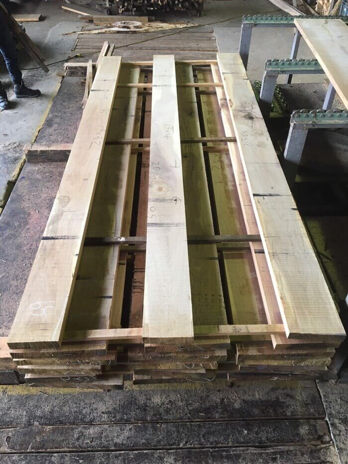 楢（ナラ）　無垢材