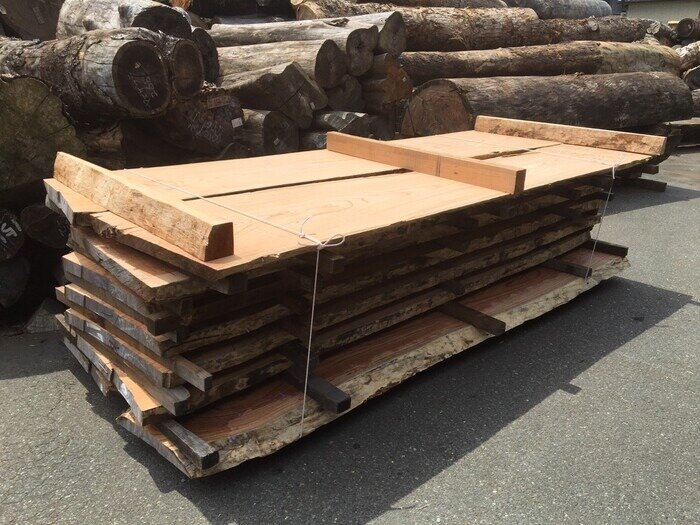 栴檀（センダン）　無垢材