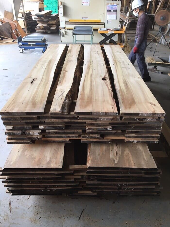 桂（カツラ）　無垢材