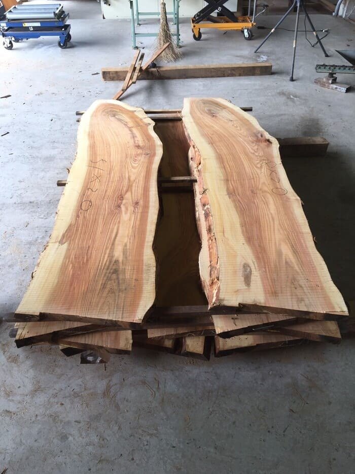 山桜（ヤマザクラ）　無垢材