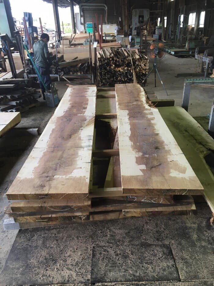 楢（ナラ）　無垢材