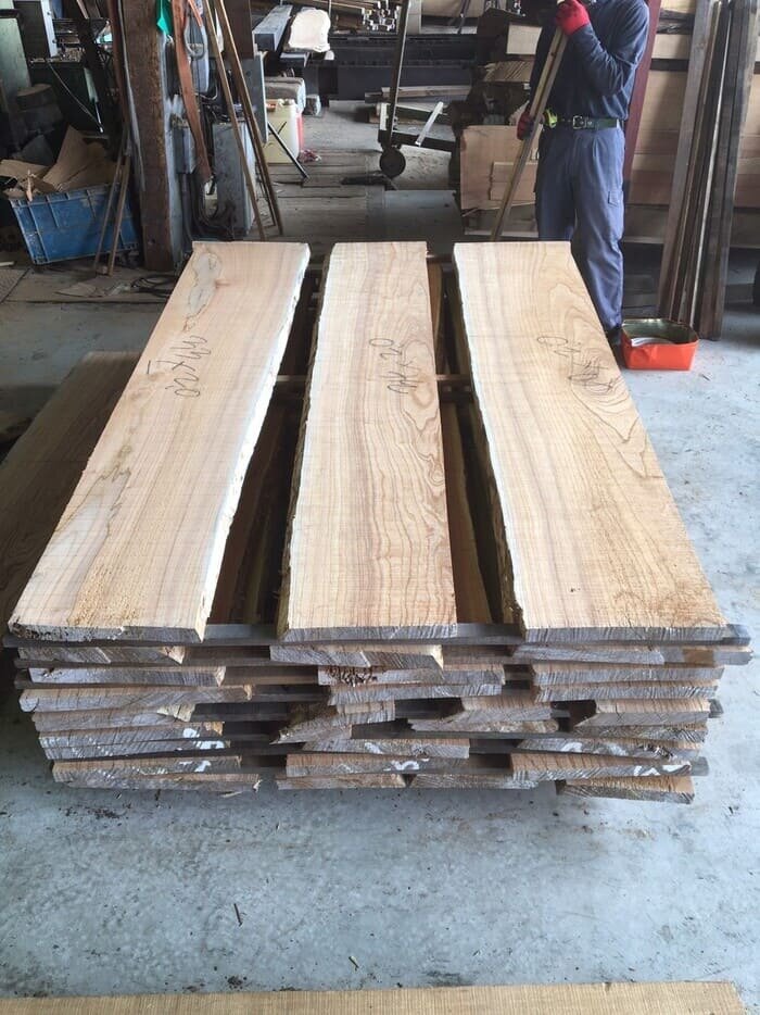 栴檀（センダン）　無垢材