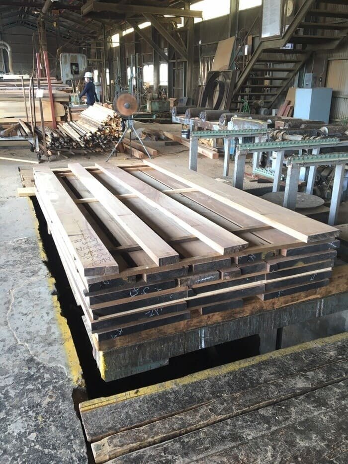 ウォールナット　無垢材