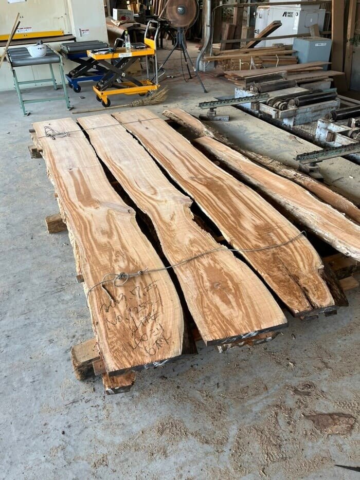 山桜（ヤマザクラ）　無垢材