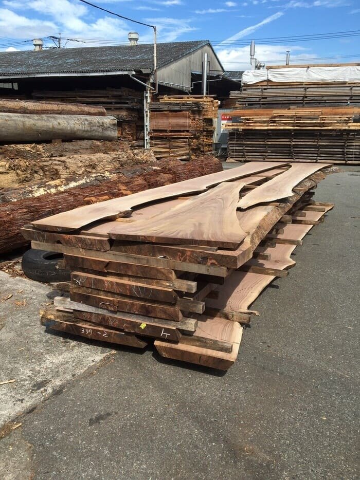 ウォールナット　無垢材