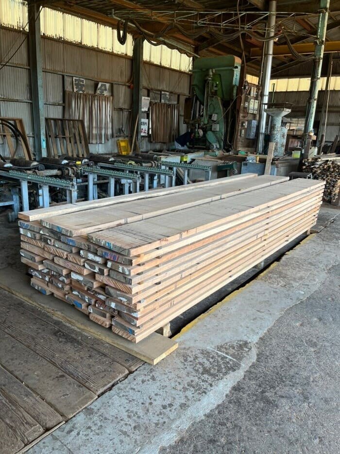 ニヤトー　無垢材