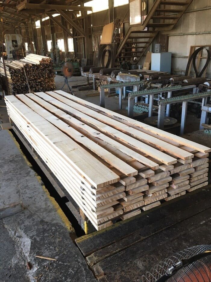 米栂（ベイツガ）　無垢材