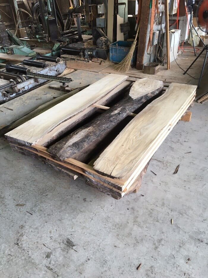 針桐（ハリギリ）　無垢材