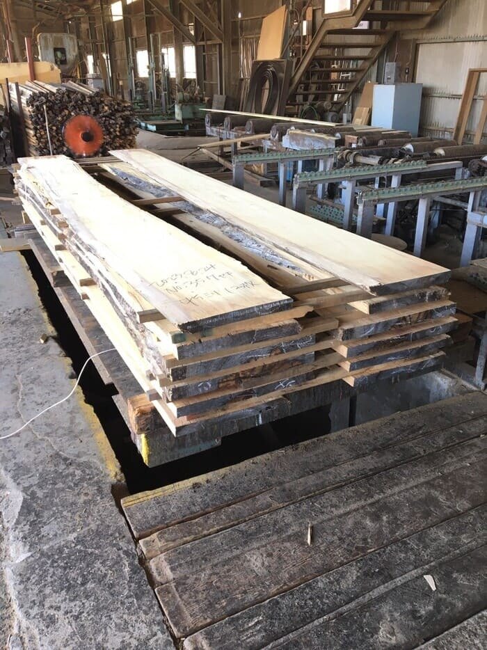 欅（ケヤキ）　無垢材