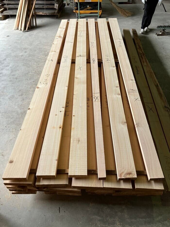 檜（ヒノキ）　無垢材