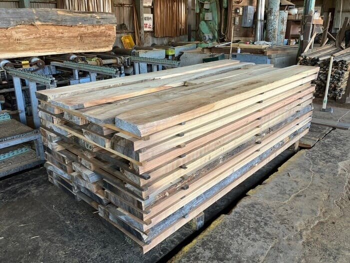 吉野杉（ヨシノスギ）　無垢材