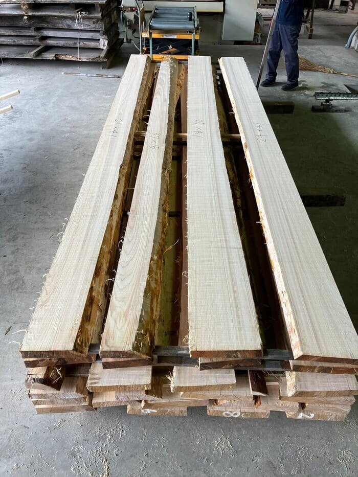 檜（ヒノキ）　無垢材