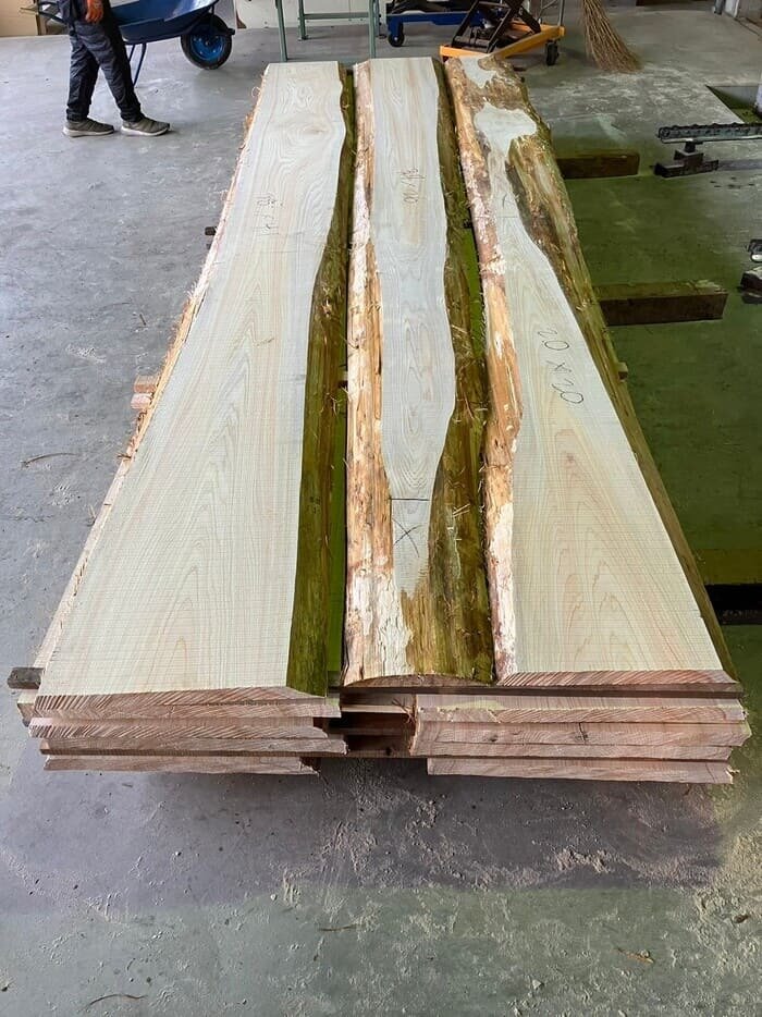 檜（ヒノキ）　無垢材