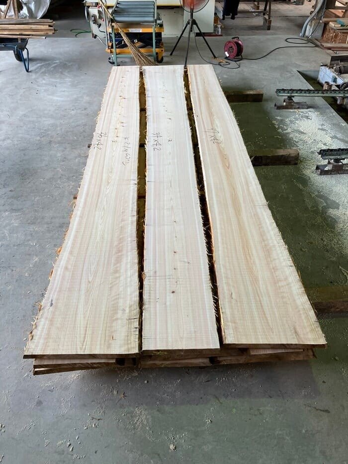 檜（ヒノキ）　無垢材