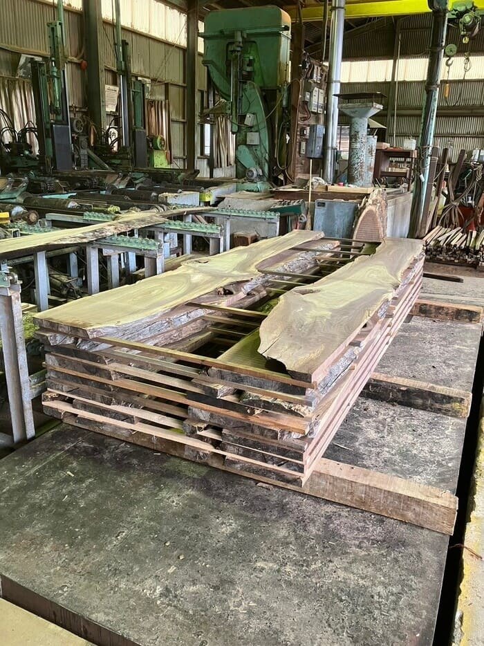 ウォールナット　無垢材