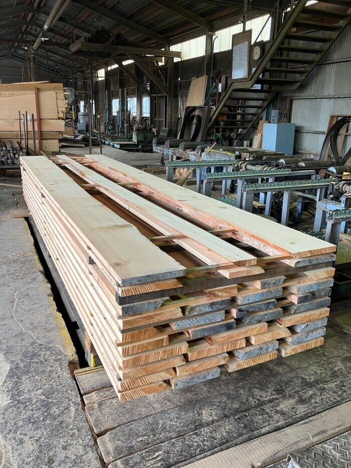 米松（ベイマツ）　無垢材