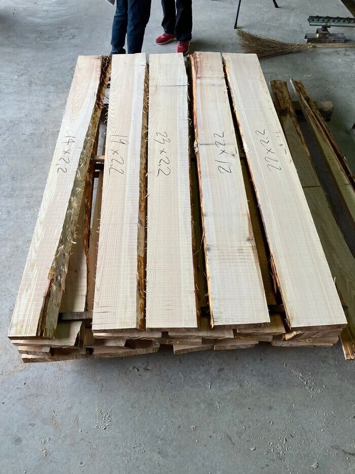 檜（ヒノキ）　無垢材