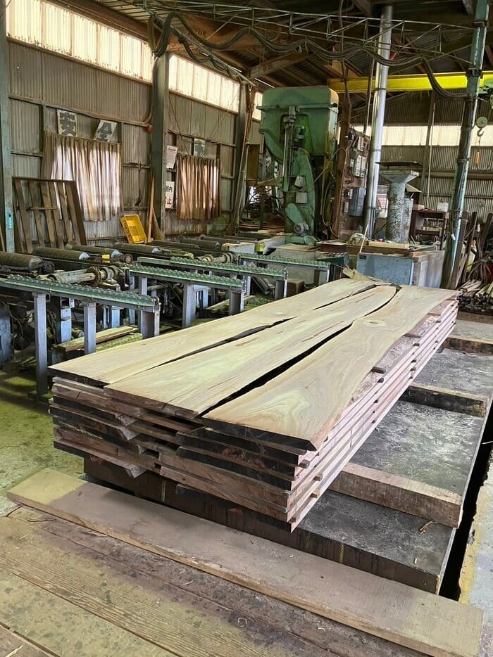 ウォールナット　無垢材