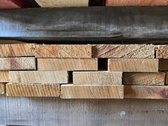 ベイツガ　無垢材