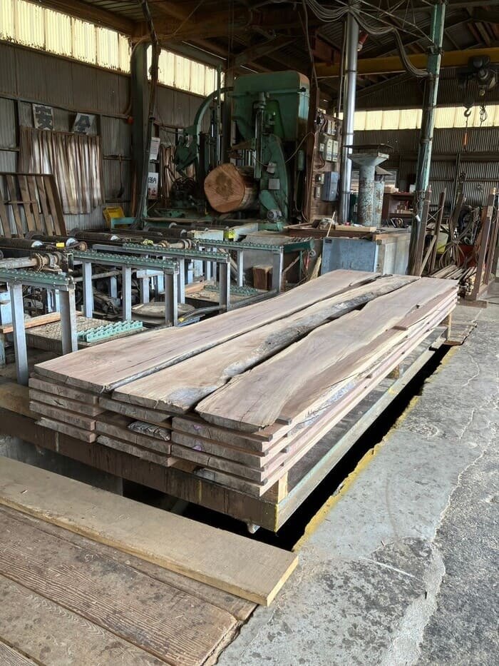 ウォールナット　無垢材