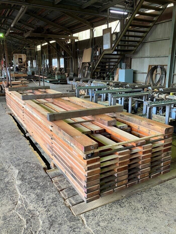 米松（ベイマツ）　無垢材