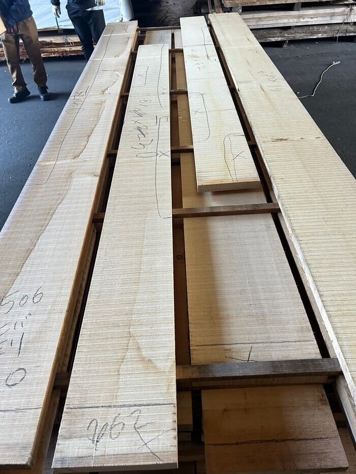 米檜葉（ベイヒバ）　無垢材