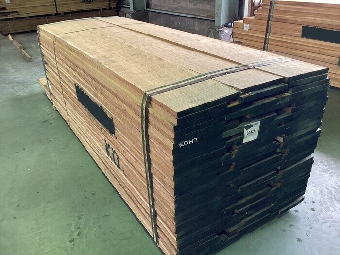 チェリー　無垢材