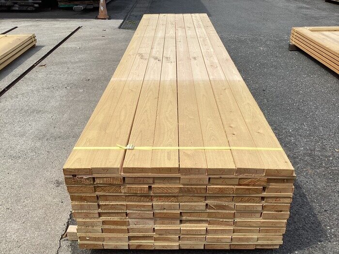 檜（ヒノキ）　無垢材