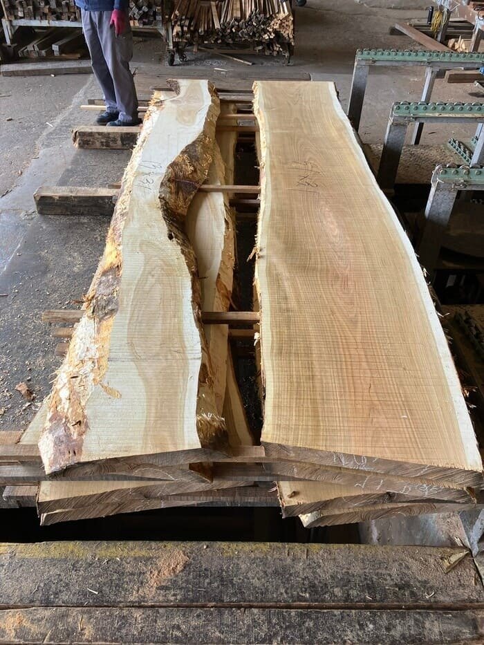 山桜（ヤマザクラ）　無垢材