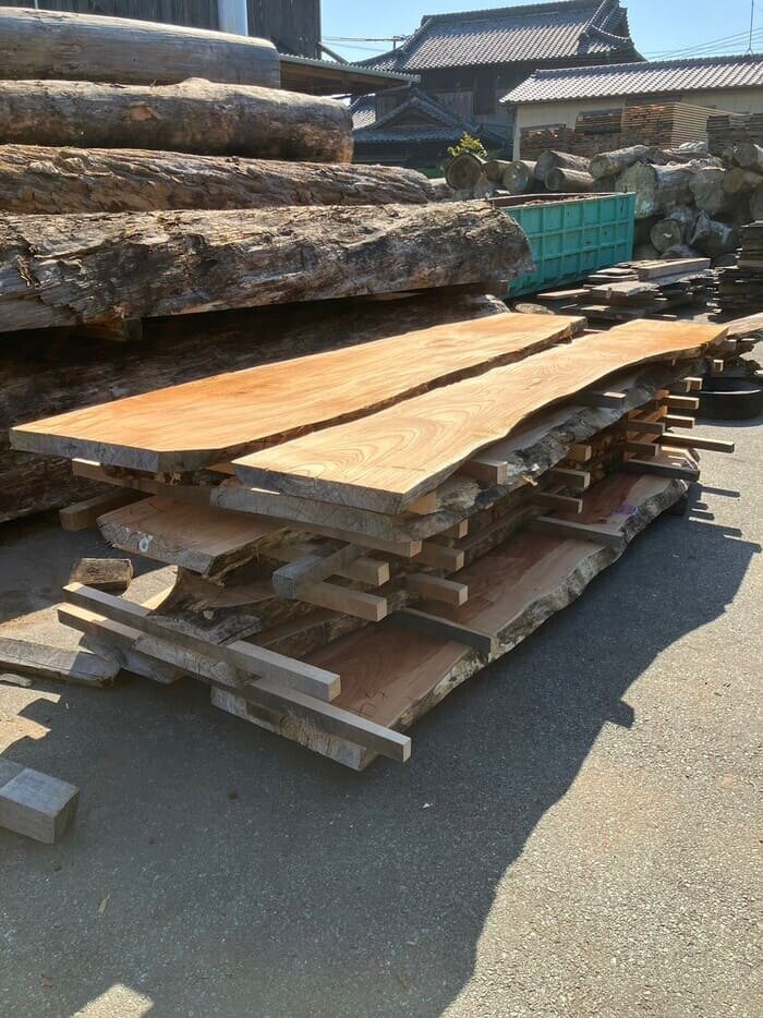 栴檀（センダン）　無垢材