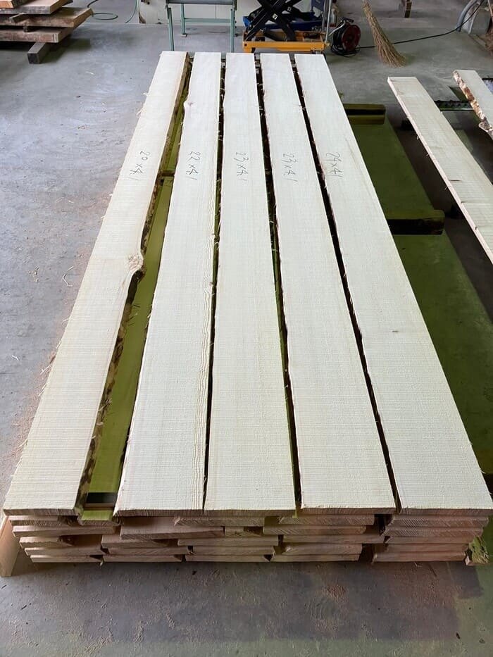 スプルース　無垢材