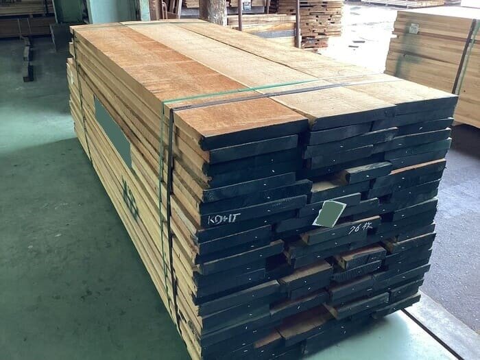 チェリー　無垢材