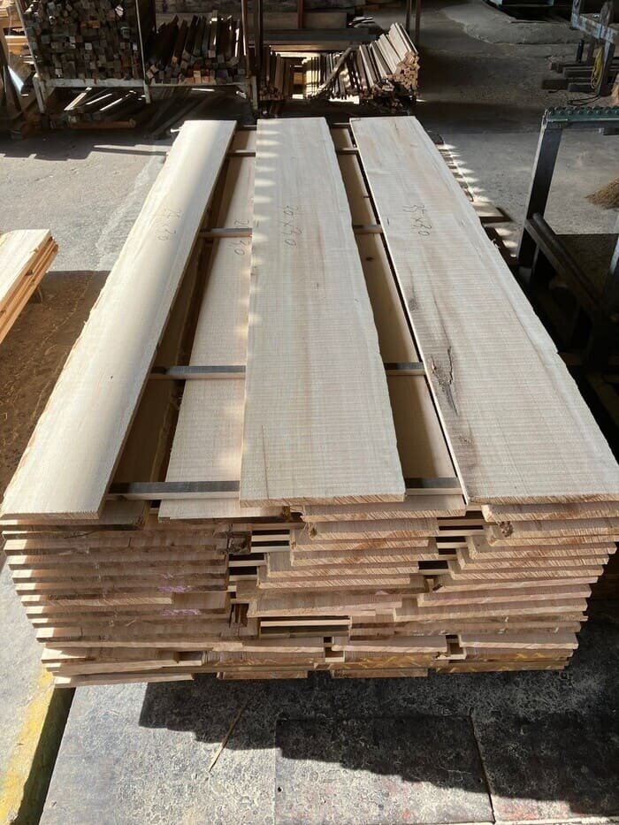 米栂（ベイツガ）　無垢材