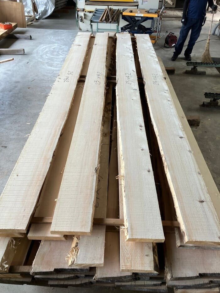 スプルース　無垢材