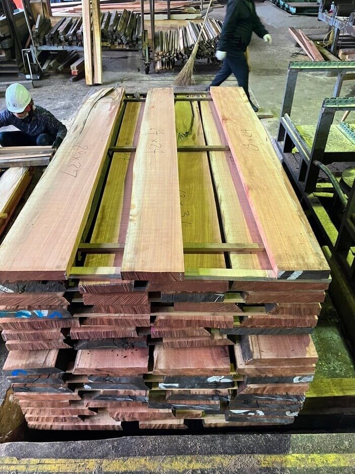 ペンシルシダー　無垢材