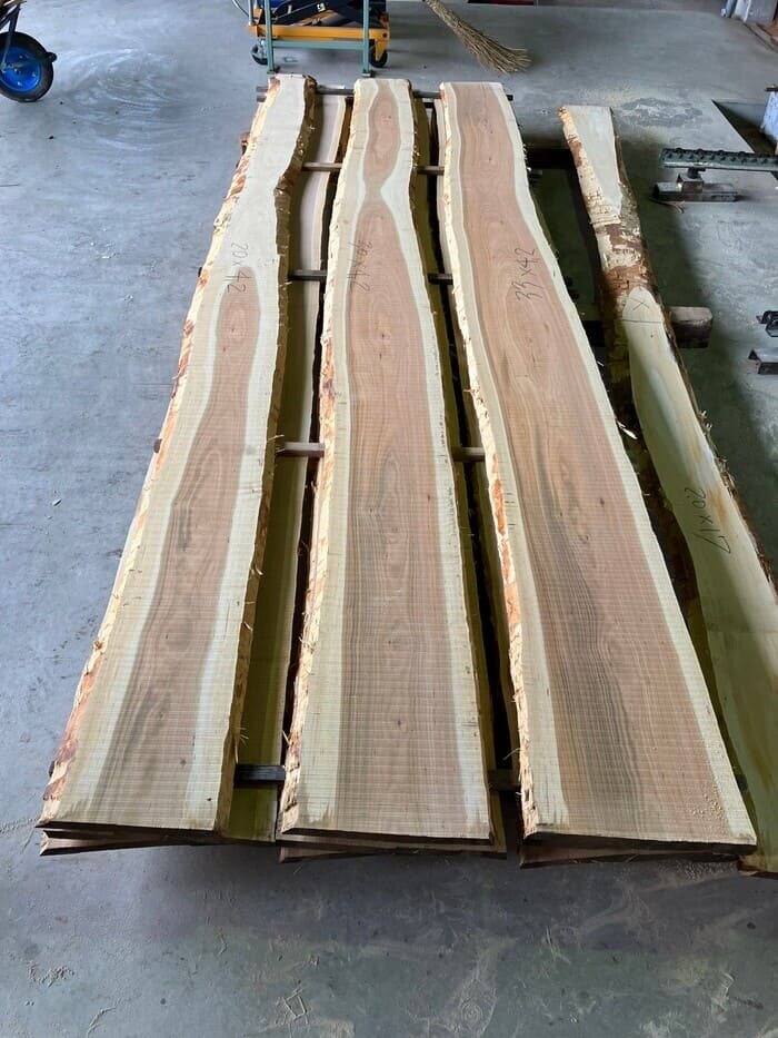 山桜（ヤマザクラ）　無垢材