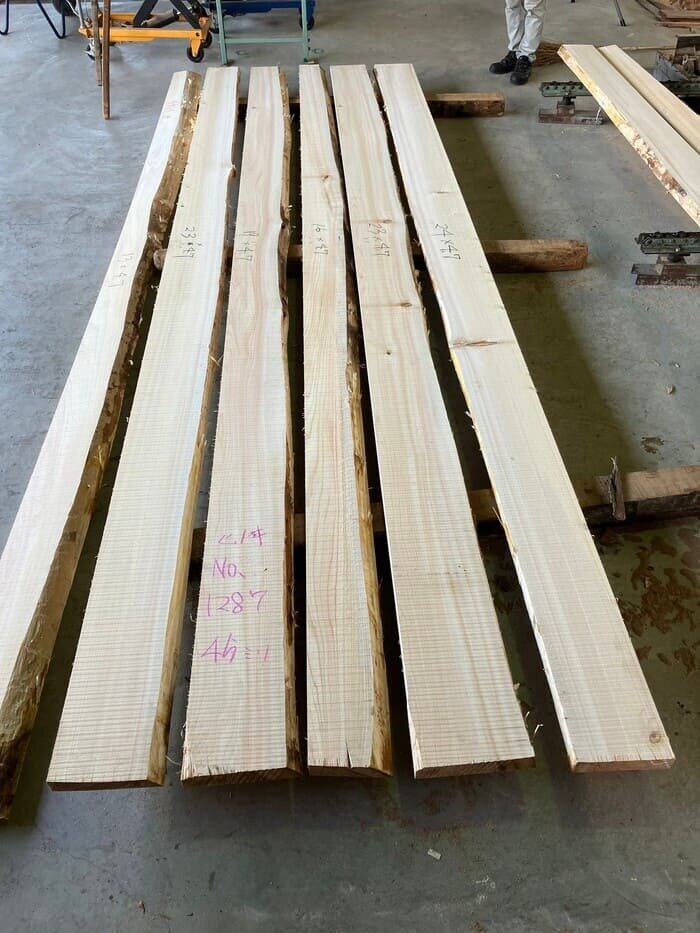 檜（ヒノキ）　無垢材