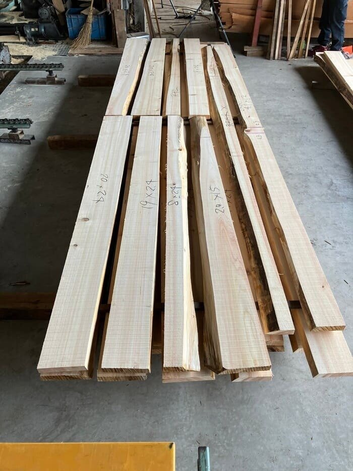 檜（ヒノキ）　無垢材