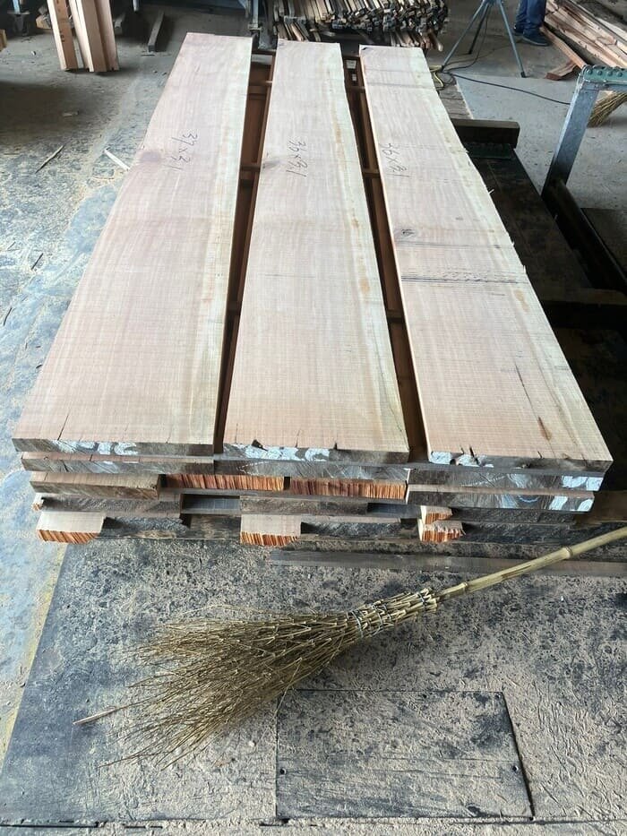 ペンシルシダー　無垢材