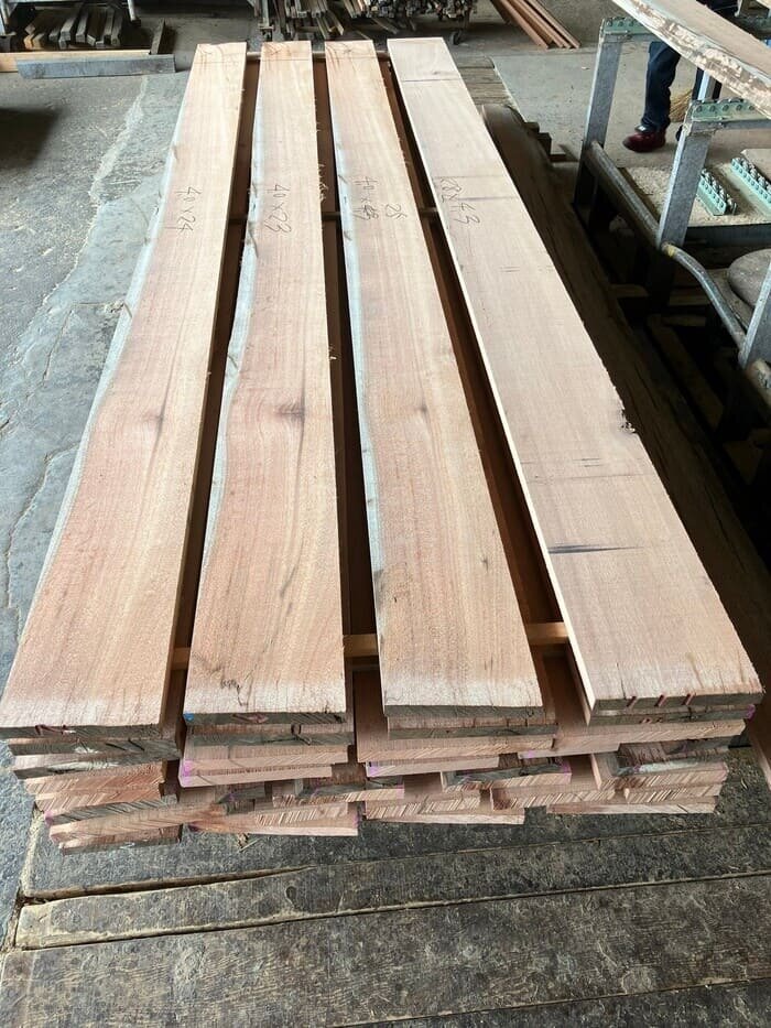 レッドセラヤ　無垢材