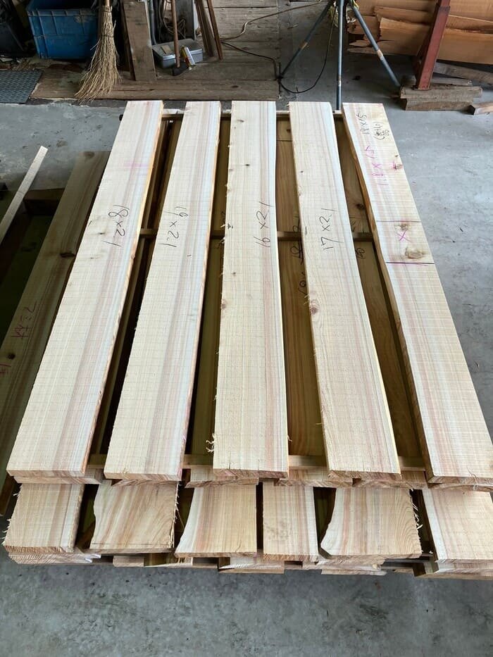 檜（ヒノキ）　無垢材