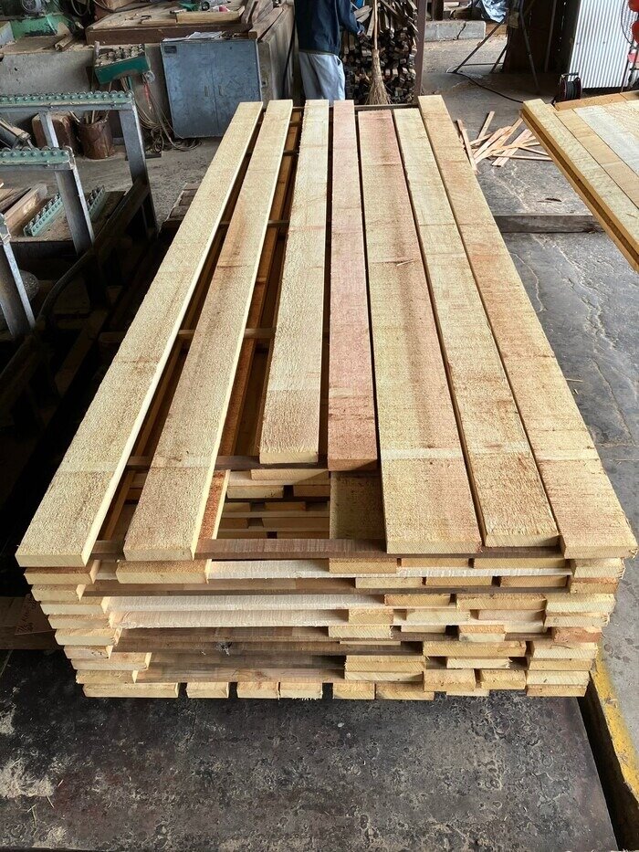 米檜葉（ベイヒバ）　無垢材