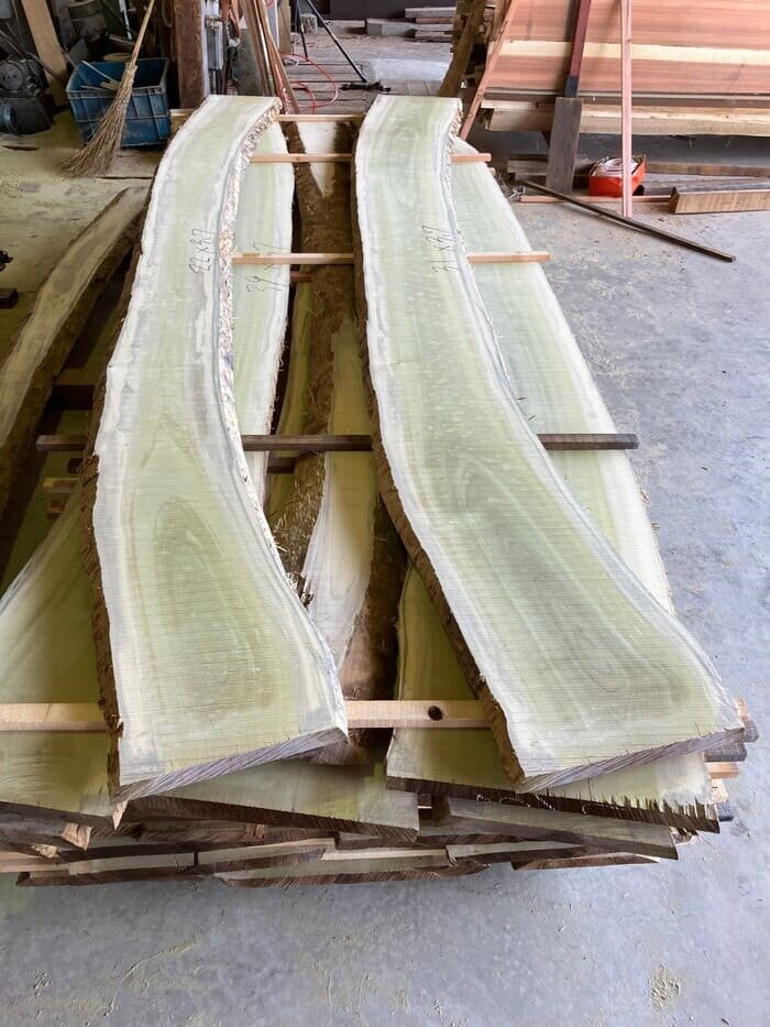 朴（ホオ）　無垢材