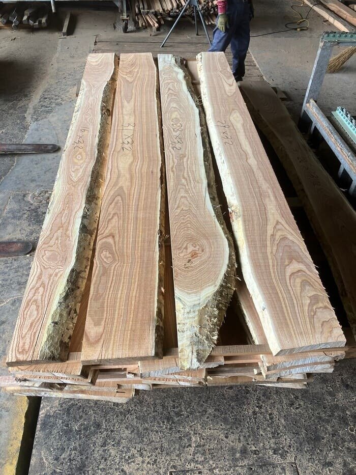 栴檀（センダン）　無垢材