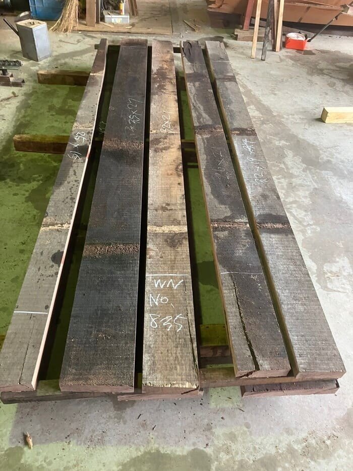 ウォールナット　無垢材